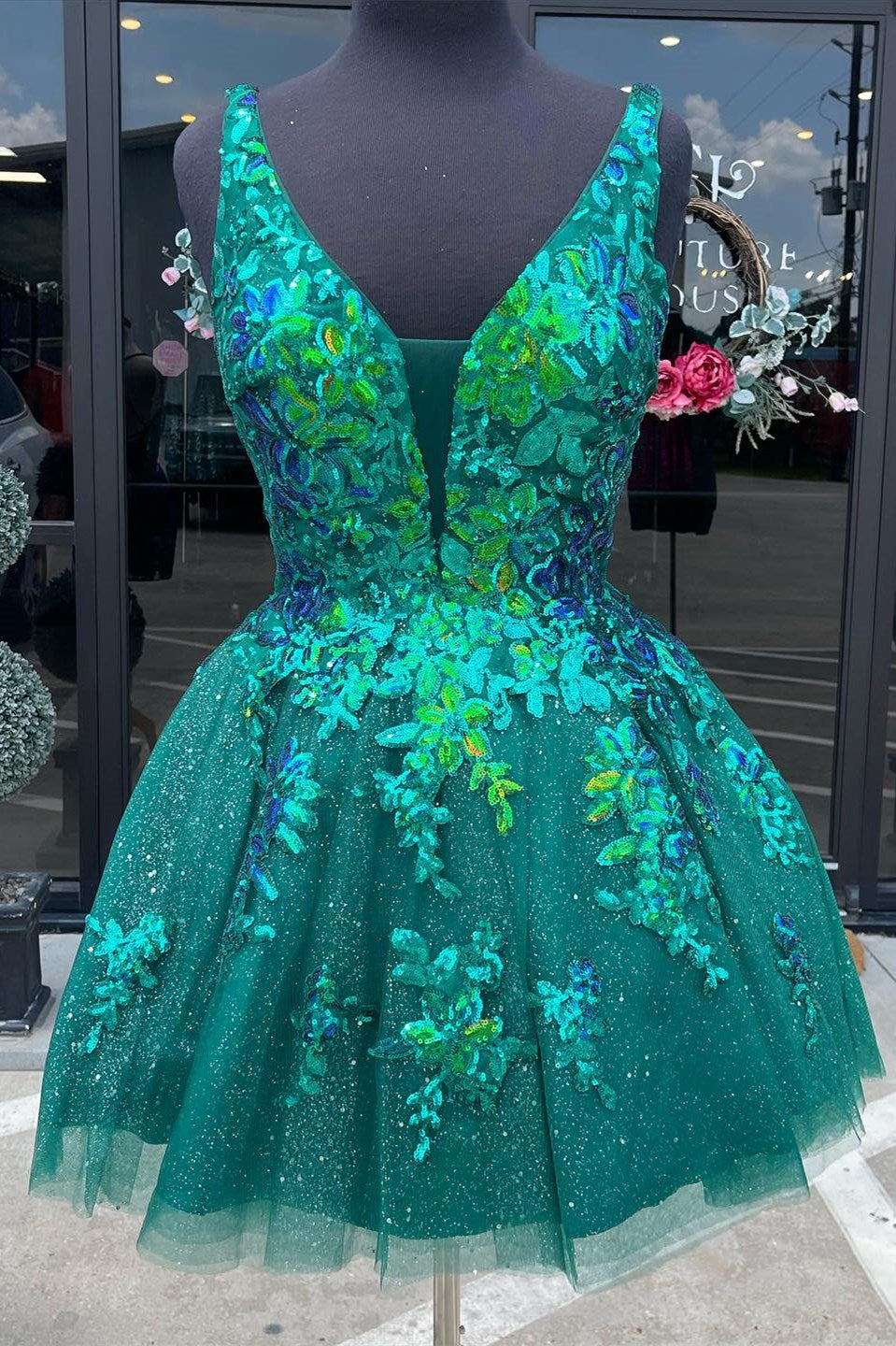 Lace Plunge V Backless A-Line Short Homecoming Dress