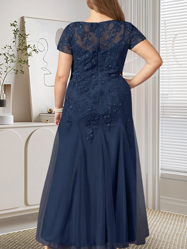 Vestido de tul con lentejuelas y escote redondo de sirena en azul marino oscuro