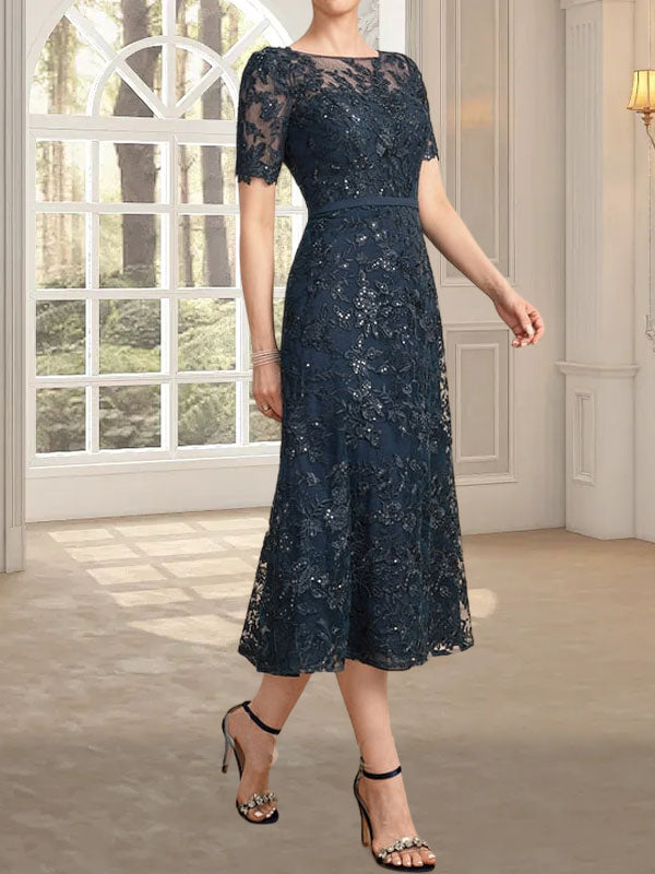 Vestido de madre de la novia de encaje con lentejuelas, corte A, escote ilusión y largo hasta la rodilla