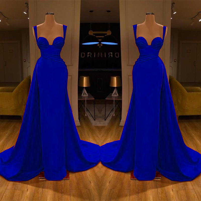 Atemberaubendes langes Meerjungfrau-Ballkleid aus Satin mit Herzausschnitt und hohem Schlitz