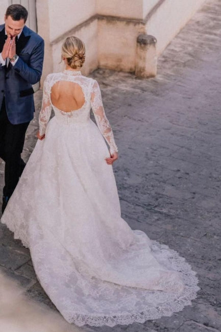 Vestido de novia de tul con espalda abierta, escote cuadrado, manga larga y corte A hasta el suelo con encaje