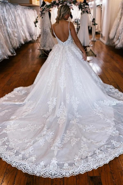 Vestidos de novia de encaje con escote en forma de A, tirantes finos y escote corazón hasta el suelo