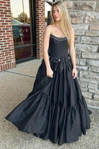 A-Linie Perlenbesetztes trägerloses Korsett Schwarzes Ballkleid mit Schleifen PSK572