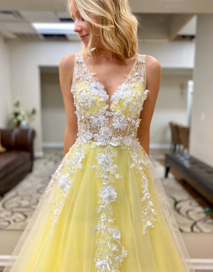 Jemma | Bodenlanges A-Linien-Abendkleid mit Applikationen