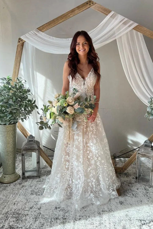 Vestido de novia elegante con escote en A, tirantes finos y espalda descubierta WD731