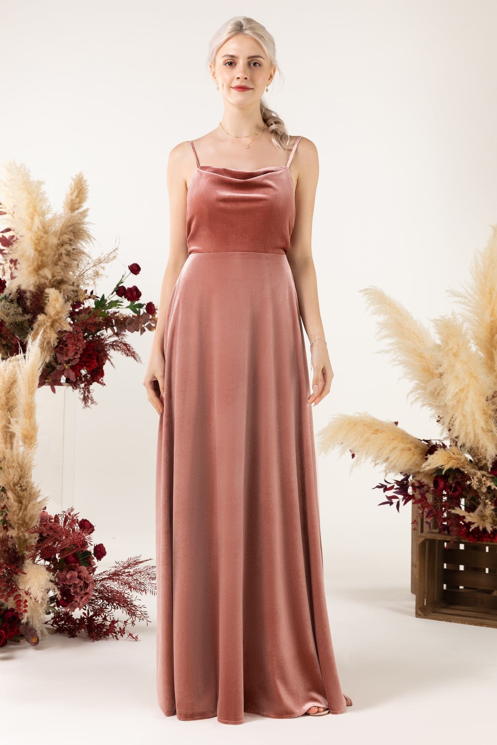Vestido de dama de honor con cuello vuelto SCB6