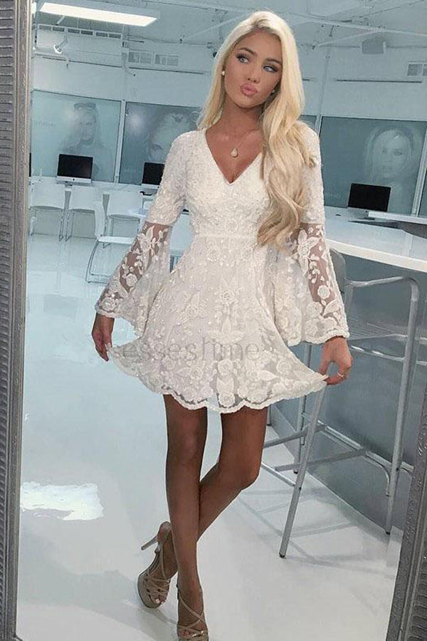 Vestido corto de encaje color marfil con mangas acampanadas y corte A para graduación PD495