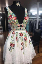 A-Linie Weißes kurzes Ballkleid Homecoming-Kleid mit Blumenmuster PD248