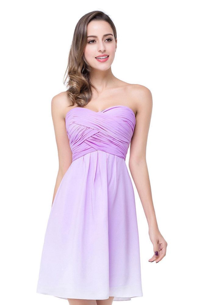 Vestido de dama de honor de gasa sin tirantes de corte A con drapeado