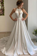 Vestido de novia largo de satén con escote halter, espalda descubierta y cinturón de cuentas WD562