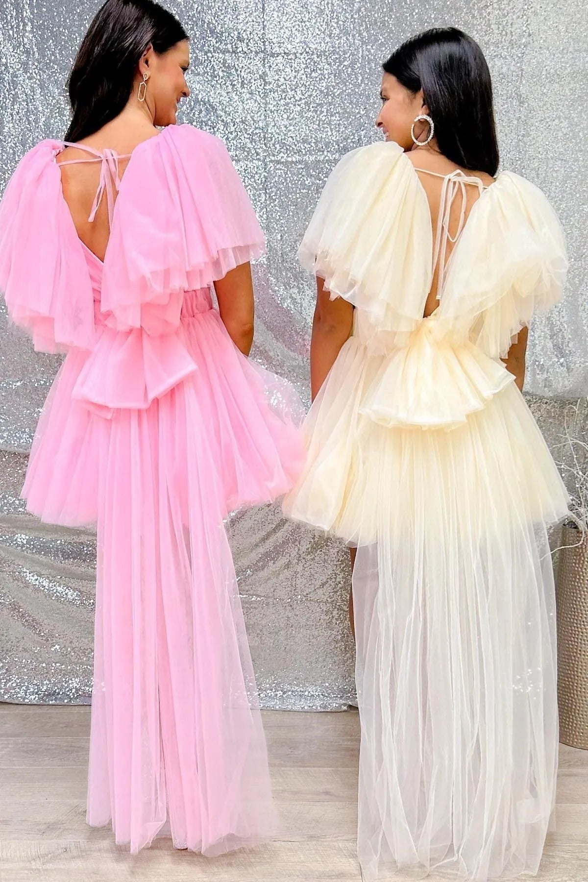 Tüll-Heimkehrkleid mit tiefem V-Ausschnitt SYH109