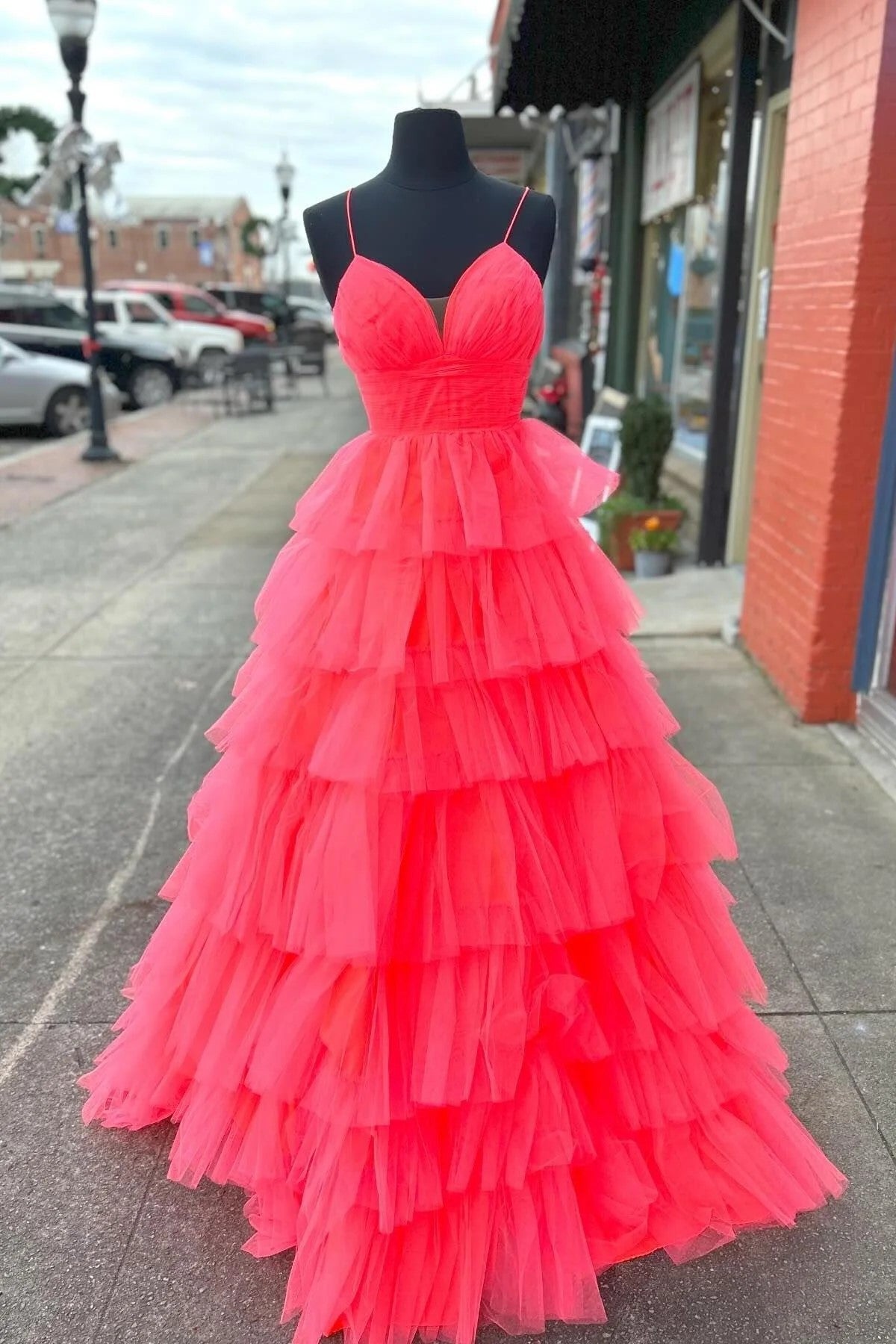 Vestido de fiesta largo rojo de corte A con capas y escote en V pronunciado PSK487