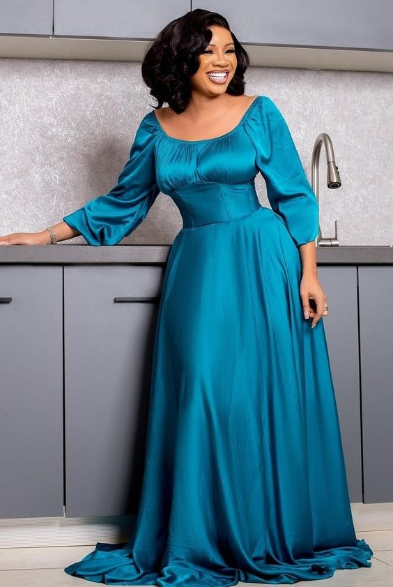 Einfaches Abendkleid in reiner Farbe mit langen Ärmeln in A-Linie Y5809