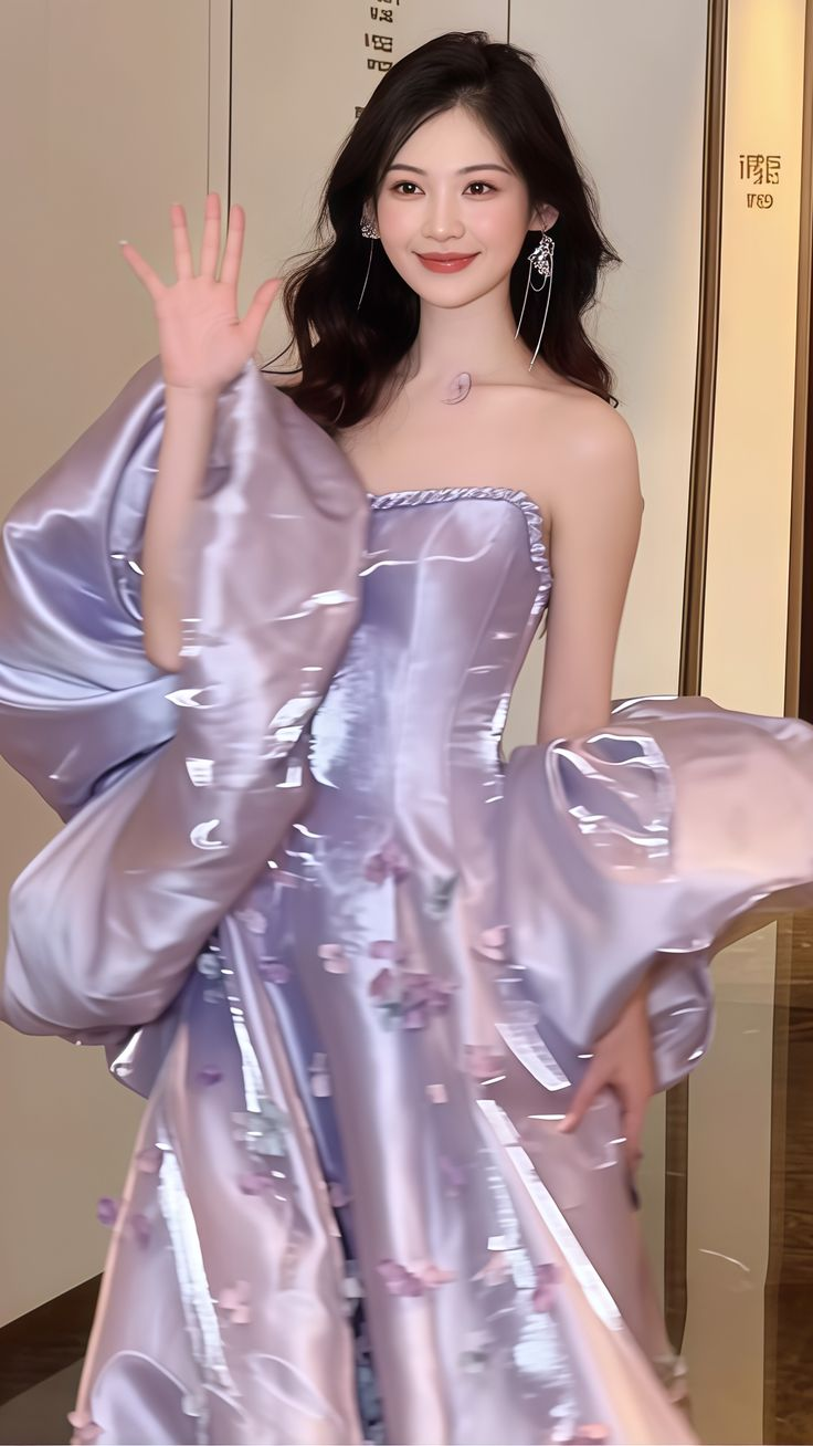 Hübsches lila Satin-Applikationen Ballkleid trägerlos A-Linie Abendkleid Y7903