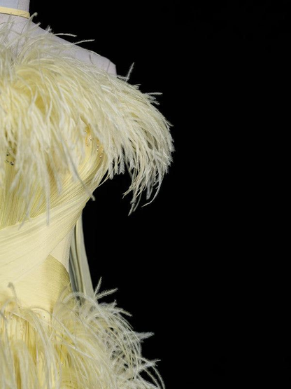 Wunderschönes trägerloses Abendkleid mit Tüllfedern, Gelb, formelles Abendkleid Y8007