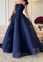 Wunderschönes marineblaues trägerloses A-Linien-Ballkleid mit Applikationen Y8274