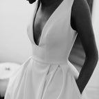 Vestido de novia largo blanco con escote en V profundo y espalda descubierta, corte A, WD641