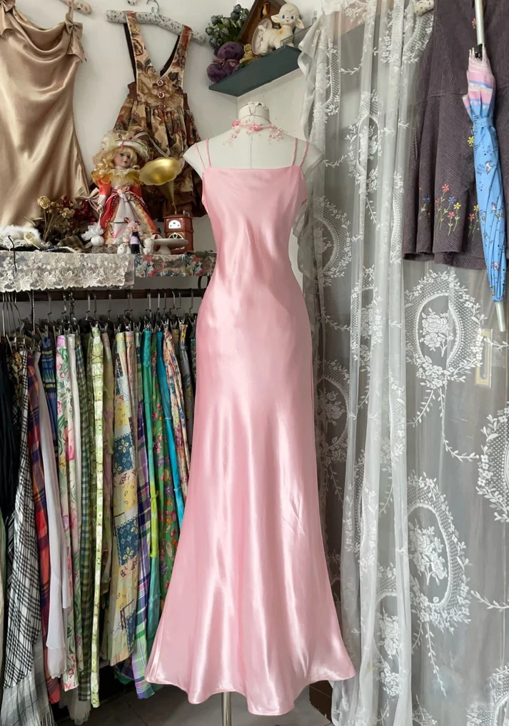 Vestido de noche elegante de satén rosa con tirantes finos y corte sirena Y8104