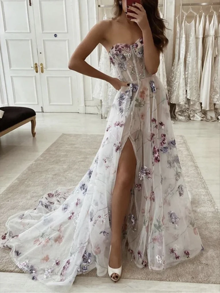 trägerloses A-Linien-Brautkleid mit Blumenmuster Y6970