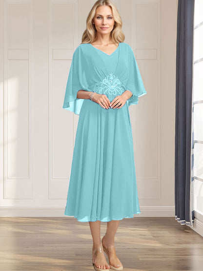 A-Linie V-Ausschnitt Wadenlanges Chiffonkleid für die Brautmutter mit plissierten Paillettenapplikationen Spitzenbesatz 