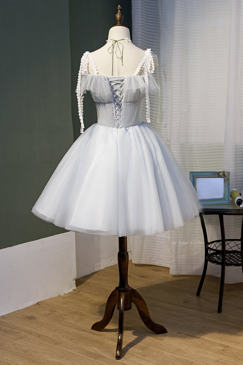 Robe de soirée princesse chic sans manches en tulle avec appliques en dentelle 