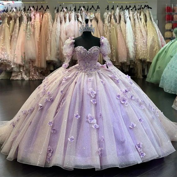 Vestido de quinceañera con flores 3D en color lila y mangas largas abullonadas Y6580