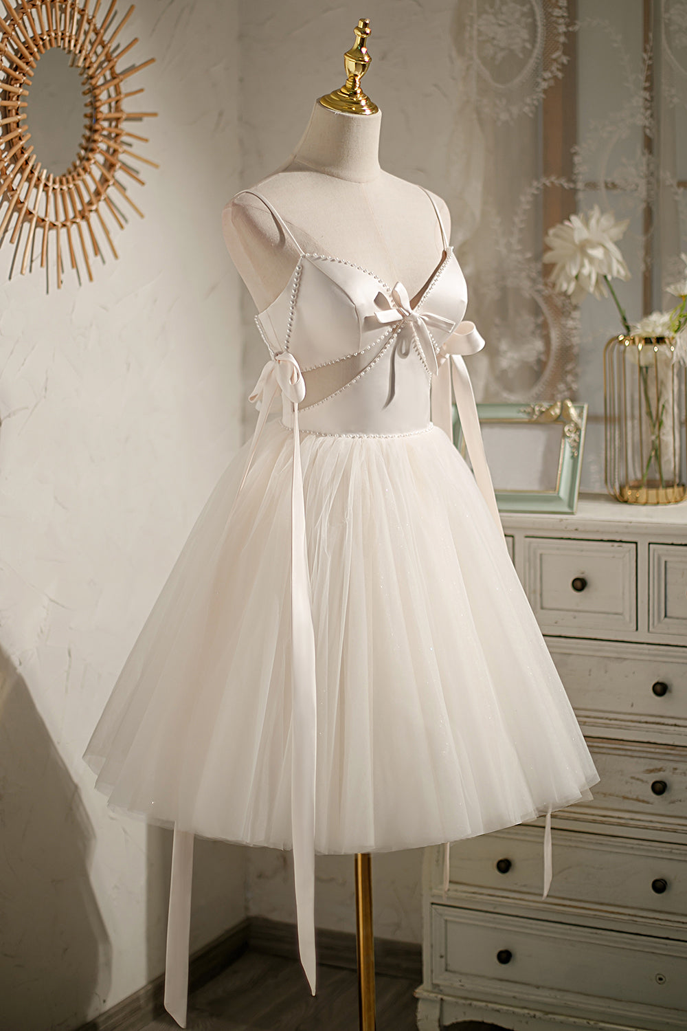 Chic Beading Bowknot Lace Up Short Homecoming Dresses