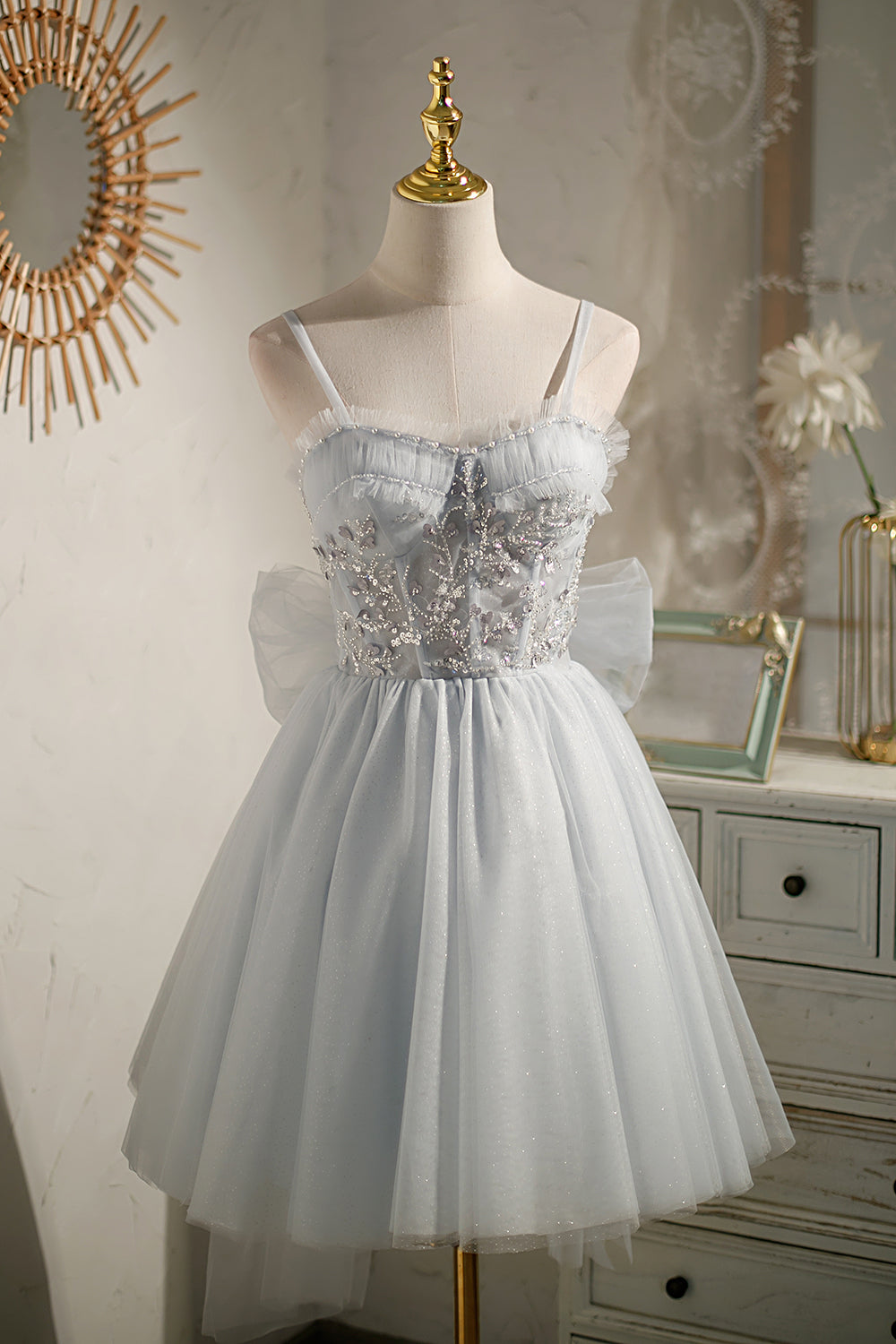 Vestidos de fiesta cortos elegantes con lentejuelas, sin mangas y cordones