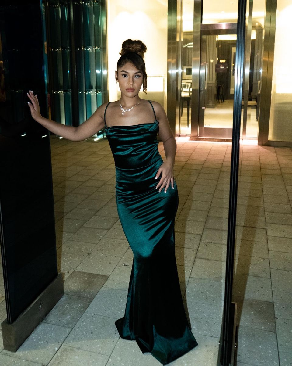 Elegante vestido de noche verde con corte tubo/columna Y4352