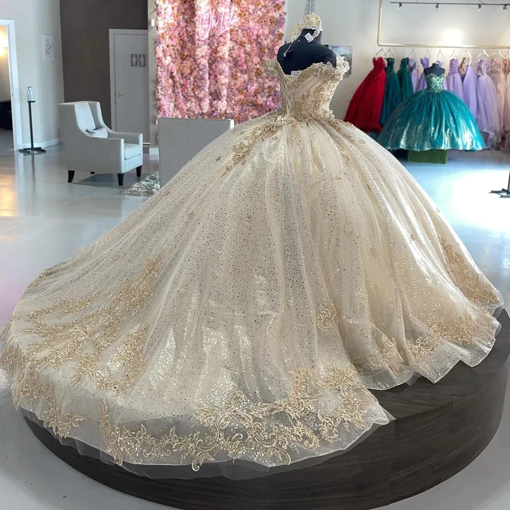 Glitzerndes schulterfreies Champagner Quinceañera-Kleid, Party-Ballkleid, Y2612