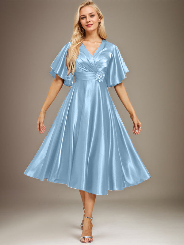 A-Linie V-Ausschnitt Wadenlanges Stretch Satin Kleid für die Brautmutter mit Perlenbesatz Plissee 
