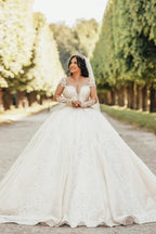 Ballkleid Bodenlang Fleck Langarm Applikationen Herzausschnitt Tüll Brautkleider mit Perlen