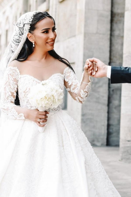 Vestidos de novia con escote corazón, manga larga, largo hasta el suelo y encaje