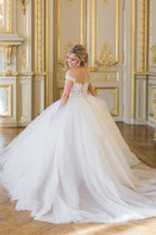 Ballkleid Elegantes Flügelärmelchen Spitzen Tüll Brautkleid WD692