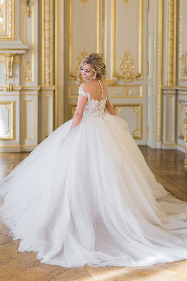 Ballkleid Elegantes Flügelärmelchen Spitzen Tüll Brautkleid WD692