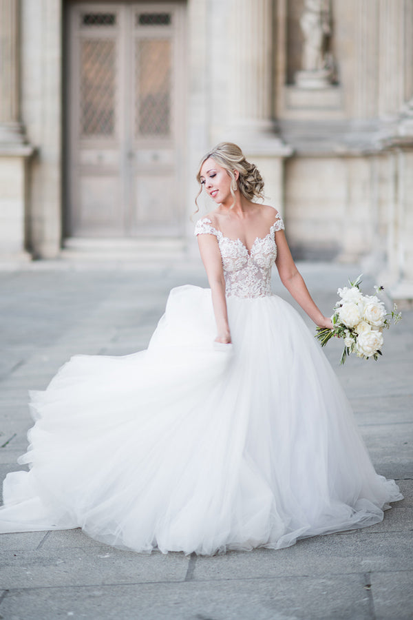 Ballkleid Elegantes Flügelärmelchen Spitzen Tüll Brautkleid WD692
