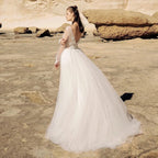 Beach Ivory Lace Wedding Dresses Illusion Long Sleeves Bridal Gowns Jewel Neck Backless Appliqued Tulle A-Line Floor Length-payinti