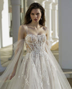 Wunderschönes A-Linien-Brautkleid aus Tüll und Spitze mit Spaghettiträgern und langen Ärmeln in Weiß