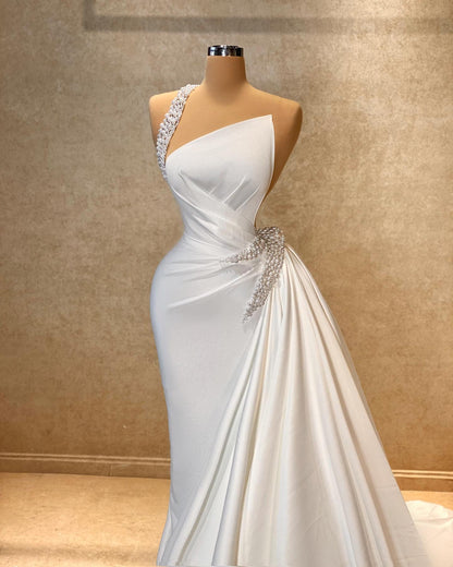 Wunderschönes A-Linie One-Shoulder Ärmelloses Strass Satin Schleppe Weißes Langes Ballkleid