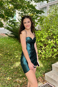 Wunderschönes säulenförmiges Spaghettiträger-Abendkleid aus ärmellosem Satin mit Rüschen und offenem Rücken