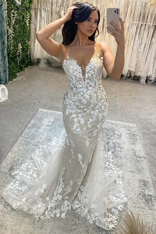 Wunderschönes V-Ausschnitt Spaghettiträger Meerjungfrau Ärmelloses Tüll Brautkleid mit Spitze
