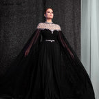 Schwarzes Abendkleid aus Chiffon mit Flügelärmeln und hohem Halsausschnitt im Dubai-Design 2025 LA60718 