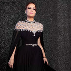 Schwarzes Abendkleid aus Chiffon mit Flügelärmeln und hohem Halsausschnitt im Dubai-Design 2025 LA60718 