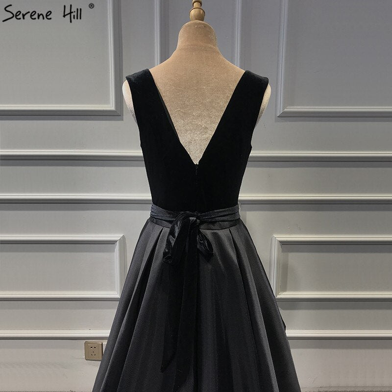 En oferta, sin devoluciones ni reembolsos. Oferta: Vestido de noche sexy de terciopelo negro sin mangas, corte A, foto real, escote en V profundo, LA60951. 