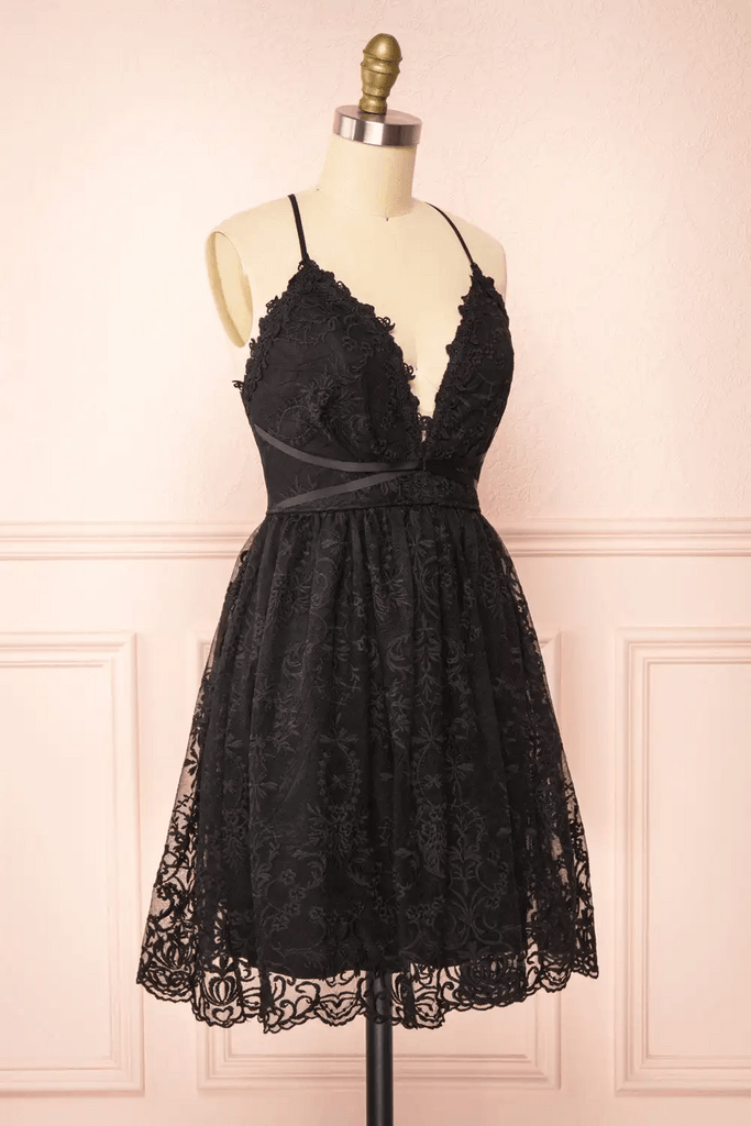 Schwarzes A-Linien-Partykleid mit Spitzenträgern, kurzes Spitzenkleid für den Heimkehr PD466