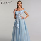 Verkauf Blau Off Schulter Sexy Strand Abendkleider Handgemachte Blumen Perlen Ärmellose Abendkleider 2025 LA60868 
