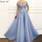 Verkauf Blau Off Schulter Sexy Strand Abendkleider Handgemachte Blumen Perlen Ärmellose Abendkleider 2025 LA60868 