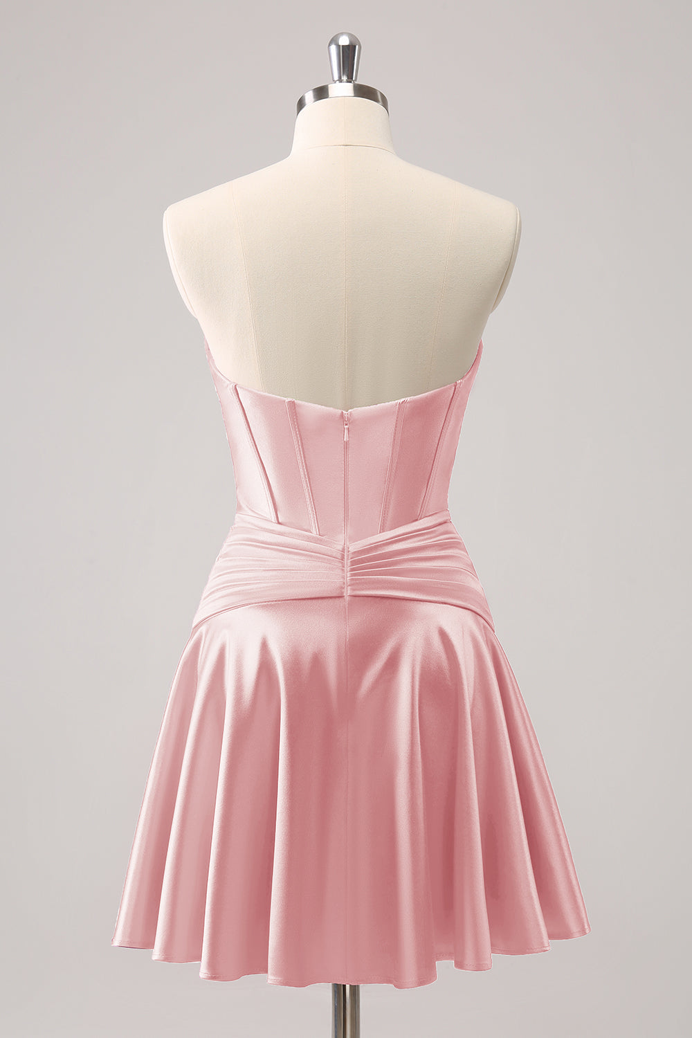 Hermoso vestido de fiesta fucsia con escote en forma de A, corsé cruzado y volantes