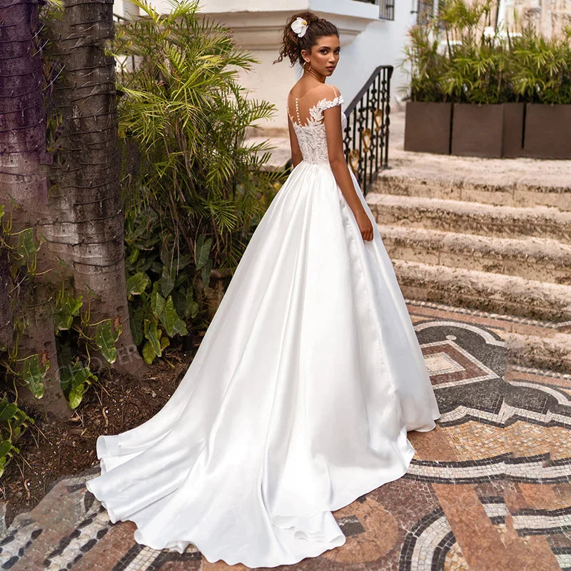 Boho Wedding Dress Cap Sleeves Illusion Neck Appliqued Satin Bridal Dress Beach Princess Plus Size Wedding Gowns Custom Mad-payinti