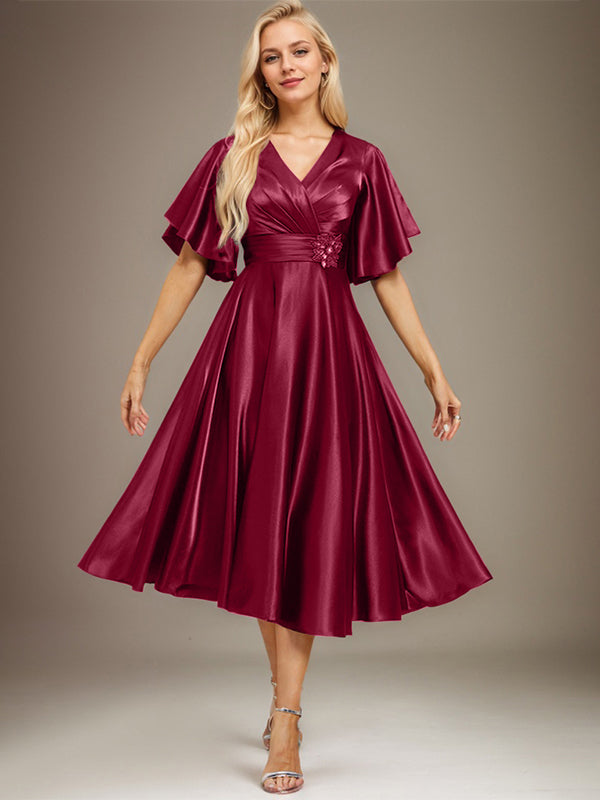 A-Linie V-Ausschnitt Wadenlanges Stretch Satin Kleid für die Brautmutter mit Perlenbesatz Plissee 